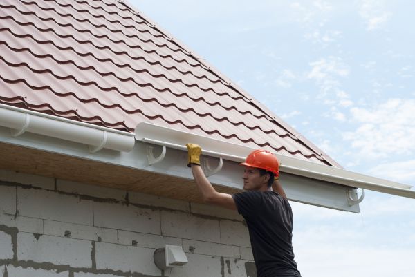 Rain Gutter Repair in Elgin