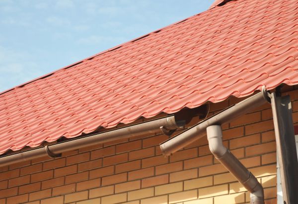 Loose Gutter Repair in Elgin